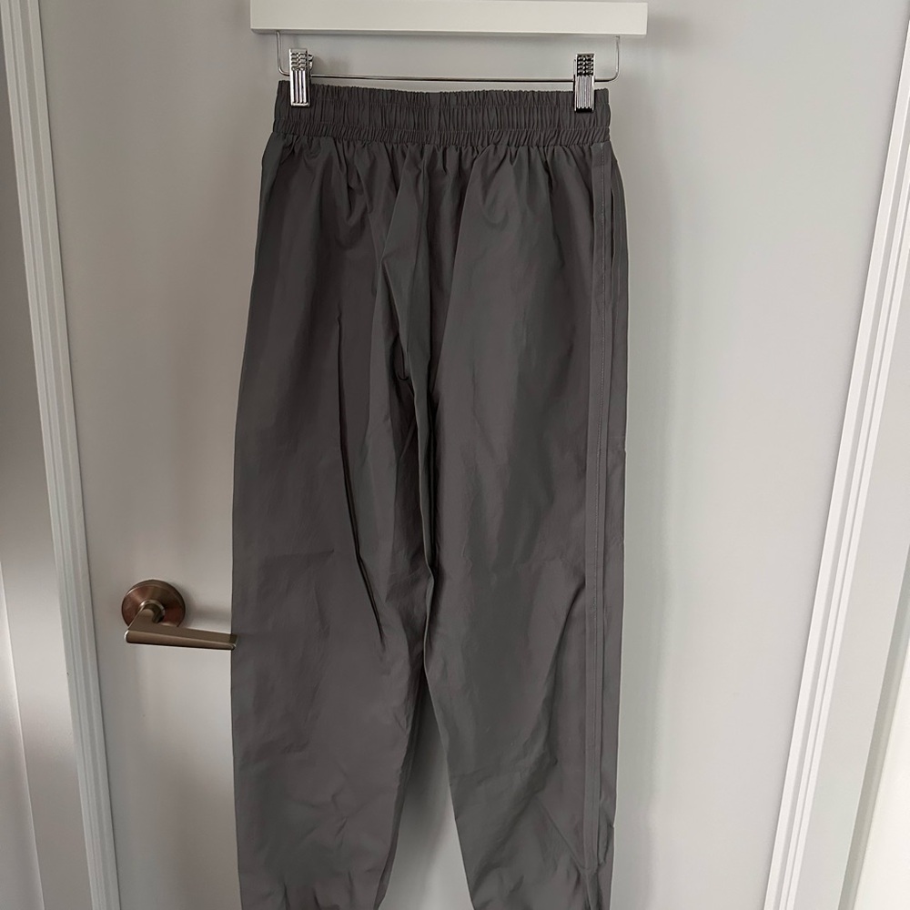 437 Women’s Tracksuit (Cropped Jacket and Track Pants) - Picture 6 of 7